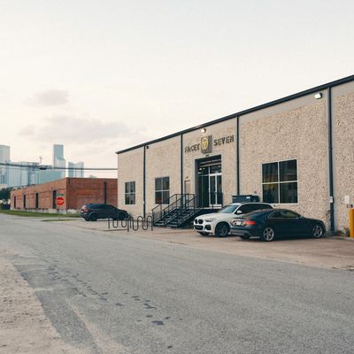 FACET SEVEN FITNESS - Eado